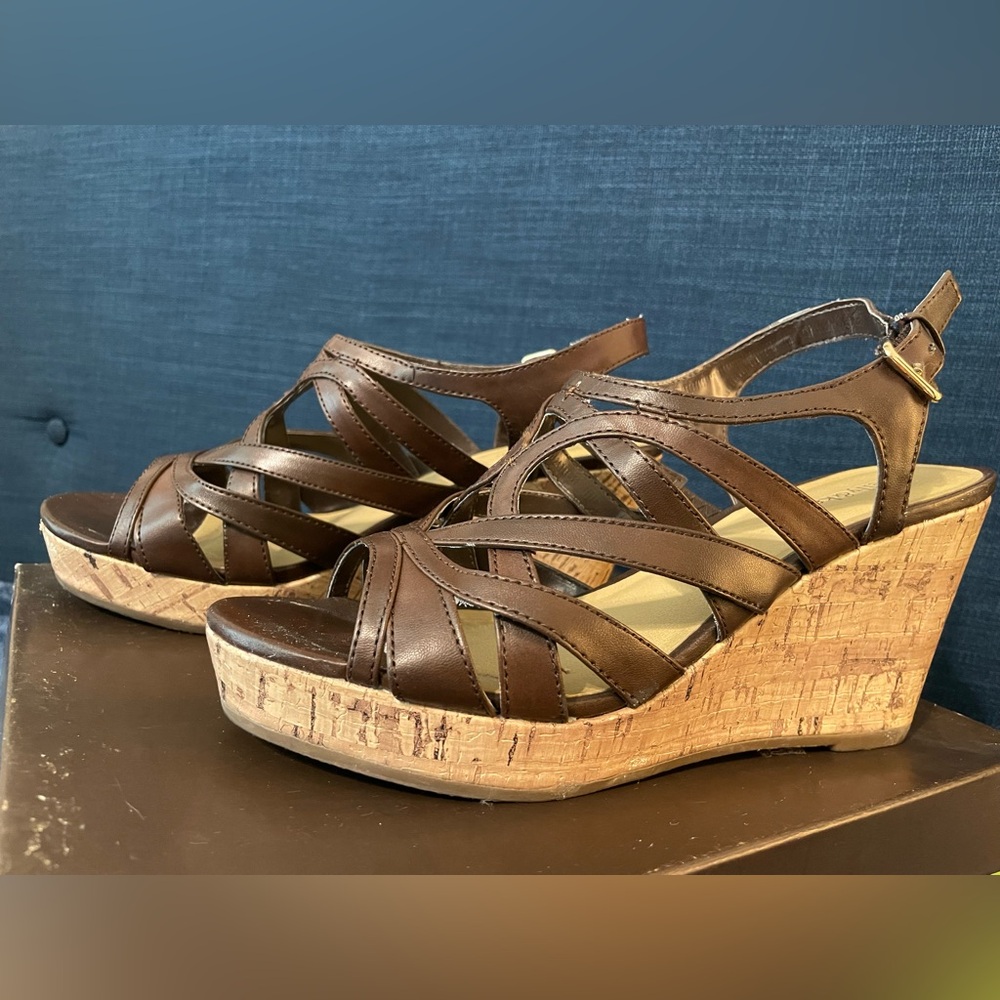 Naturalizer Corkscrew Wedge Sandal | Jaylyn-kk | Brown | Size 7M - Picture 7 of 8